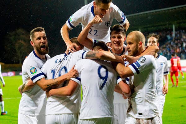 FUTIKSEN EM-KISAT SIIRTYVÄT VUODELLA